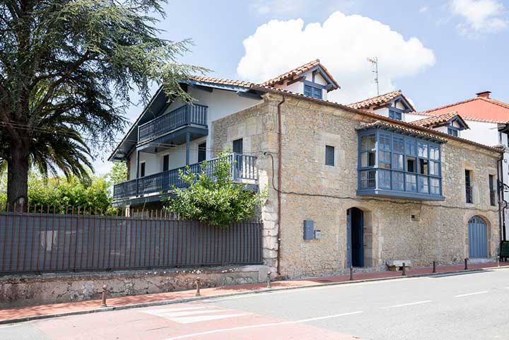 spanish mansion to rent